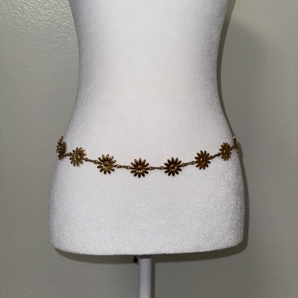 Forever 21 Gold Floral Chain Belt